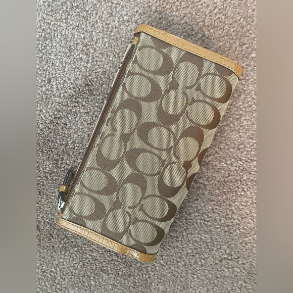 Coach Wallet - Picture 2 of 8